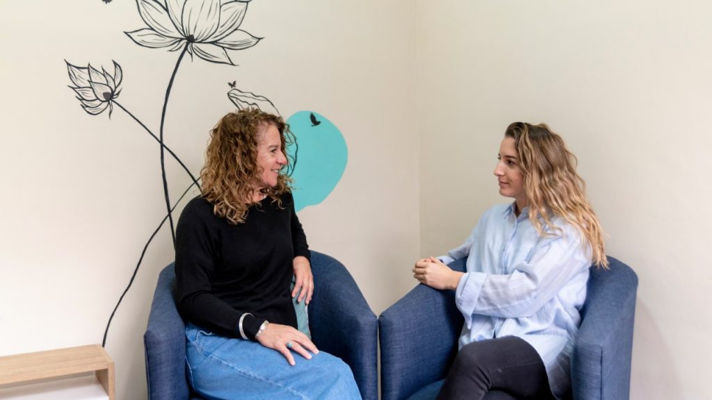 client connecting with alumni and aftercare support for long‑term addiction recovery after outpatient detox in North Carolina