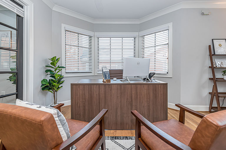 Comfortable waiting area at Carolina Outpatient Detox, an outpatient detox facility in North Carolina.