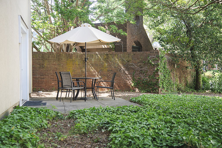 Scenic view of outdoor patio at Carolina Outpatient Detox, designed for relaxation during detox treatment in Raleigh, NC.